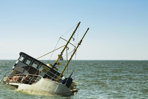 sebuah-kapal-migran-ilegal-ditemukan-tenggelam-di-malaysia