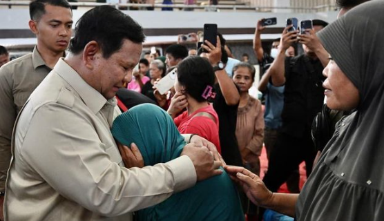 prabowo-akan-penuhi-pasokan-air-di-tanggul-pengungsi-sumut