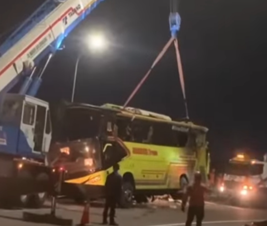 identitas-dari-16-korban-kecelakaan-bus-di-tol-semarang
