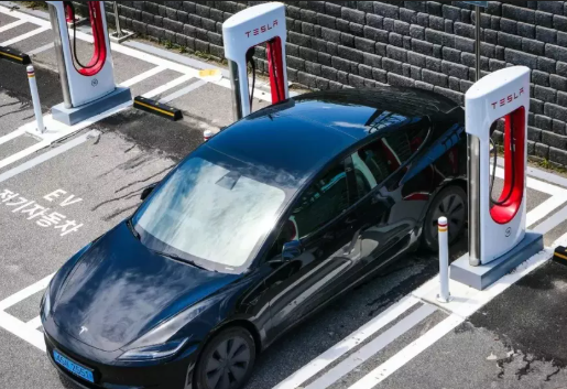 Berita Terupdate Inovasi AI Grok Tesla di Kendaraan Pintar