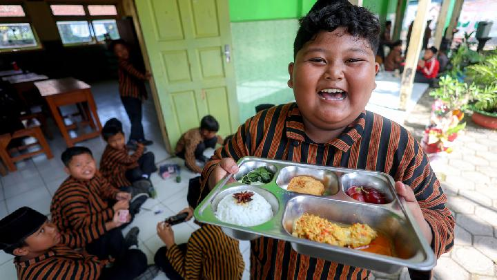 Anggaran Makan Bergizi Gratis untuk Transformasi SDM Bangsa